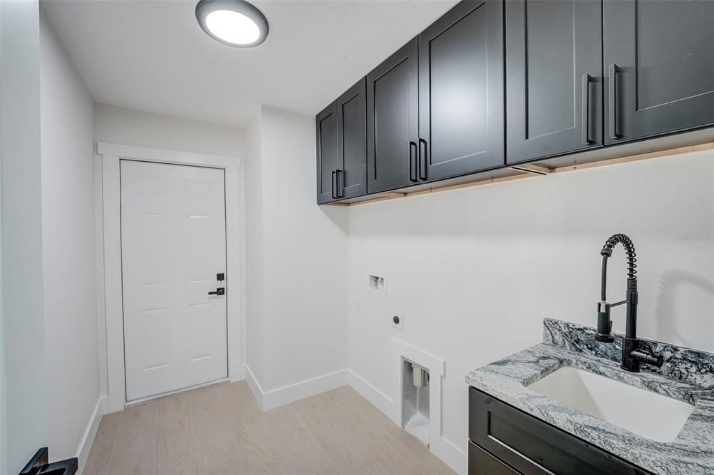 For Sale: $475,000 (3 beds, 2 baths, 1677 Square Feet)