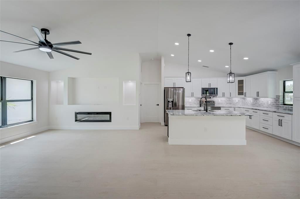 For Sale: $475,000 (3 beds, 2 baths, 1677 Square Feet)