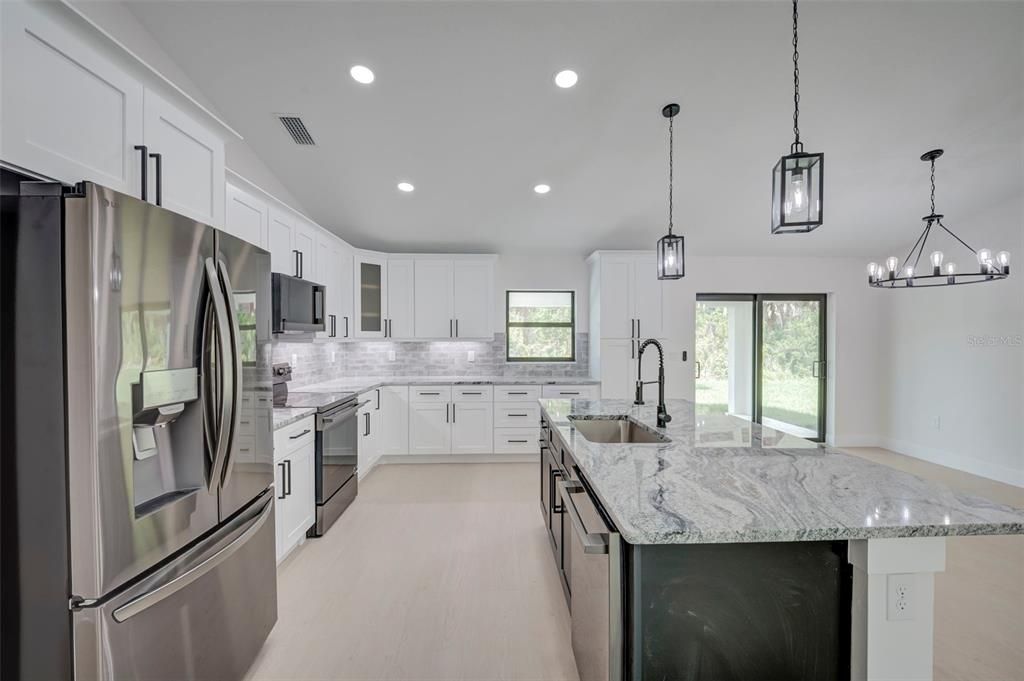 For Sale: $475,000 (3 beds, 2 baths, 1677 Square Feet)