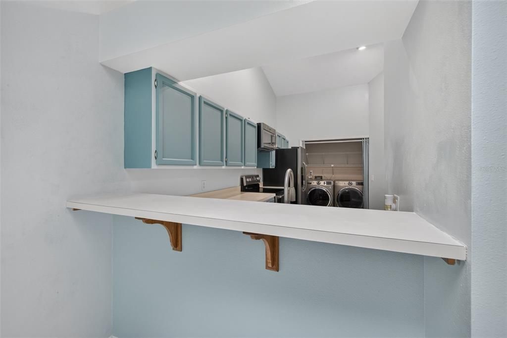For Sale: $214,900 (2 beds, 2 baths, 971 Square Feet)