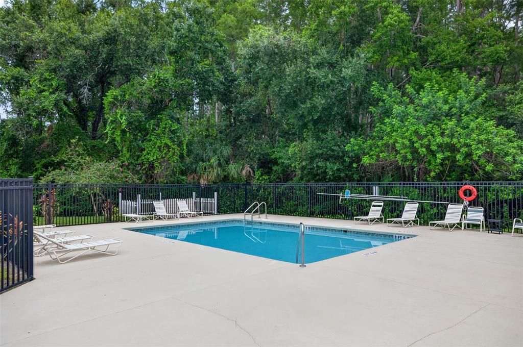 For Sale: $214,900 (2 beds, 2 baths, 971 Square Feet)