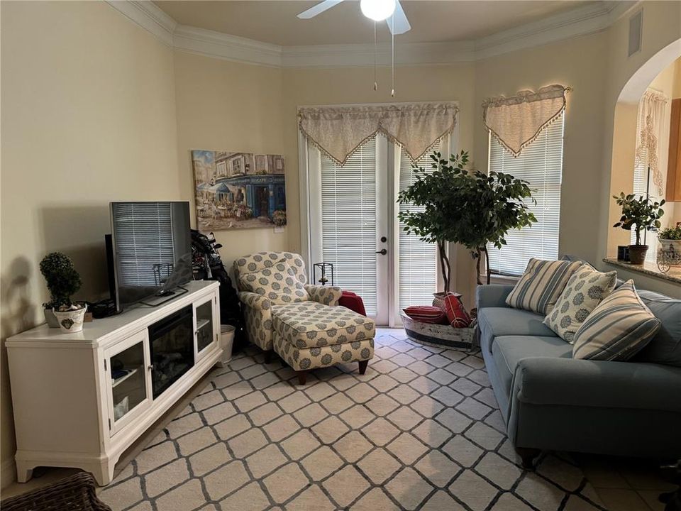 For Rent: $2,800 (2 beds, 2 baths, 1290 Square Feet)