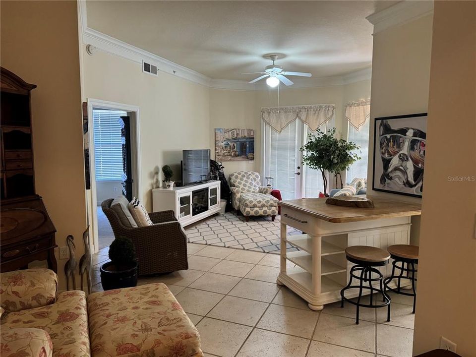 For Rent: $2,800 (2 beds, 2 baths, 1290 Square Feet)