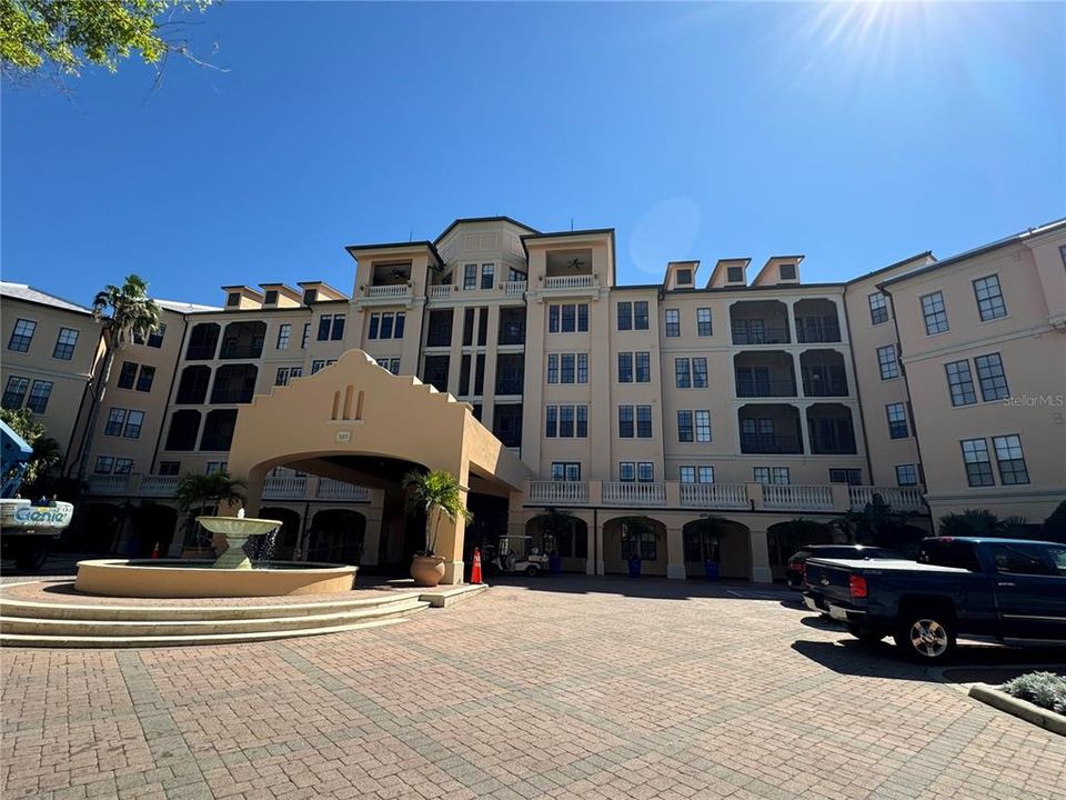 For Rent: $2,800 (2 beds, 2 baths, 1290 Square Feet)