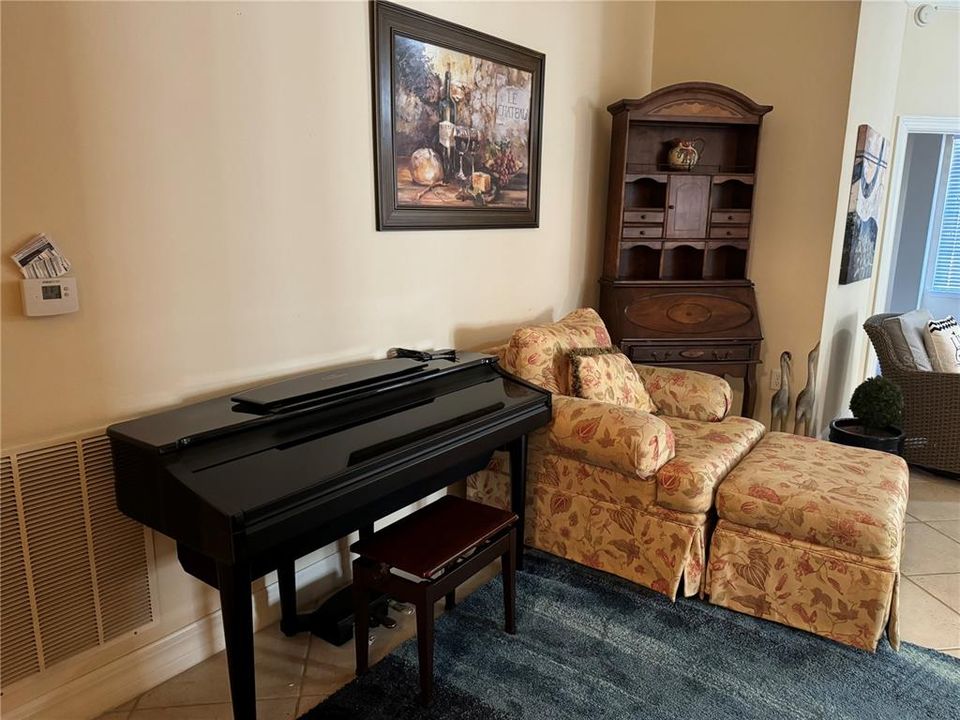 For Rent: $2,800 (2 beds, 2 baths, 1290 Square Feet)