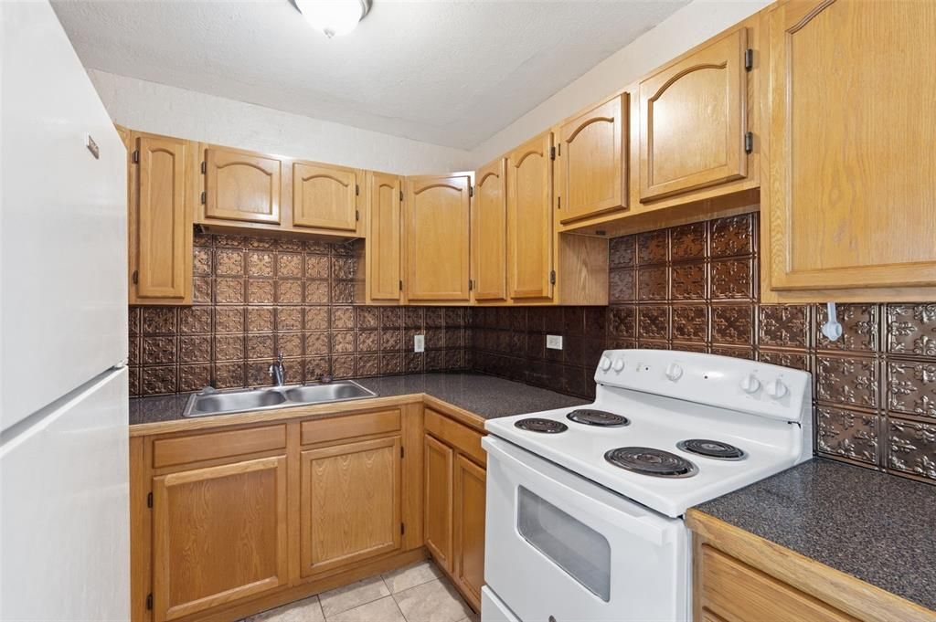 For Sale: $278,000 (3 beds, 1 baths, 1130 Square Feet)