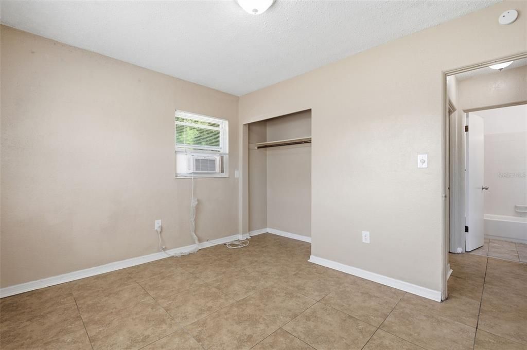 For Sale: $278,000 (3 beds, 1 baths, 1130 Square Feet)