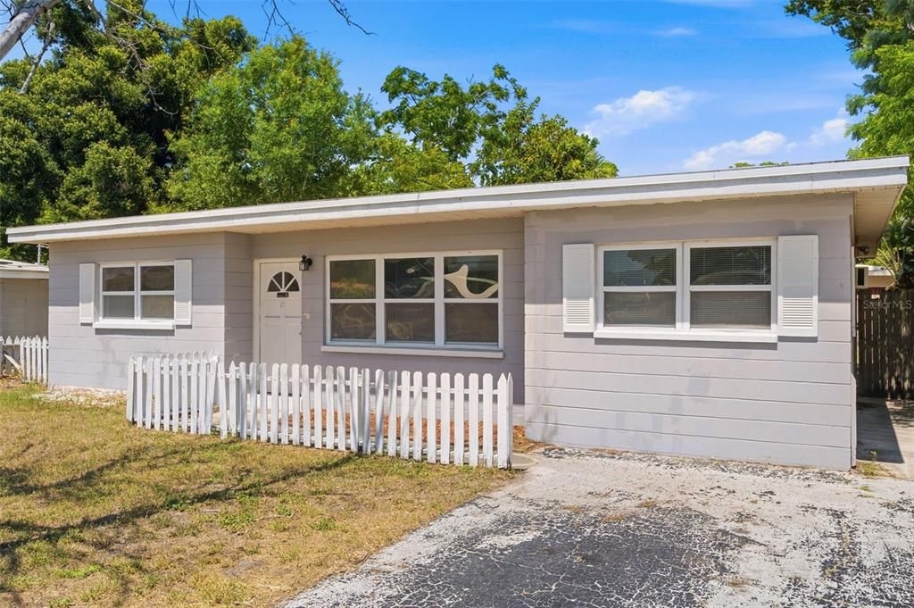 For Sale: $278,000 (3 beds, 1 baths, 1130 Square Feet)