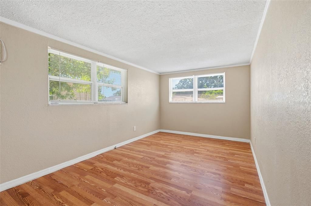 For Sale: $278,000 (3 beds, 1 baths, 1130 Square Feet)
