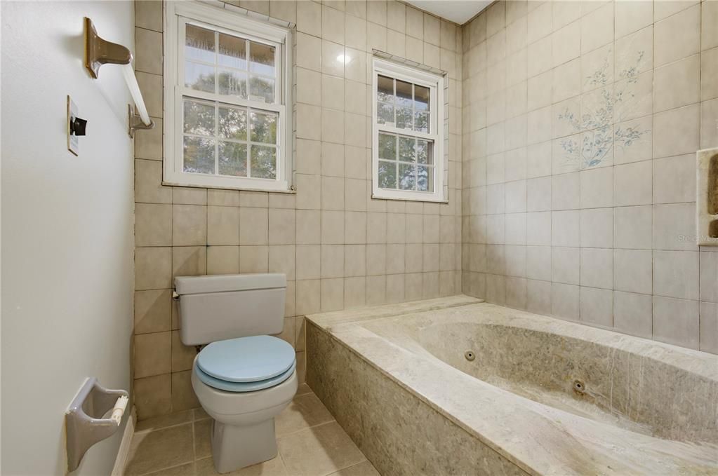 En Venta: $575,000 (3 camas, 2 baños, 2157 Pies cuadrados)