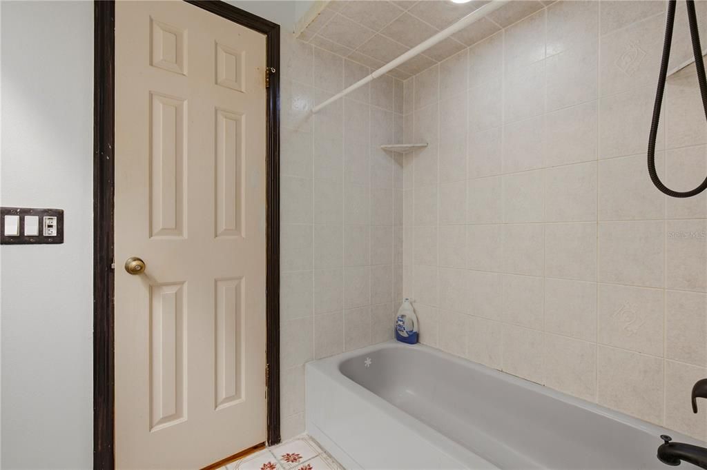 En Venta: $575,000 (3 camas, 2 baños, 2157 Pies cuadrados)