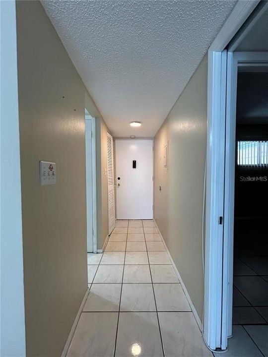 For Sale: $180,000 (2 beds, 2 baths, 874 Square Feet)