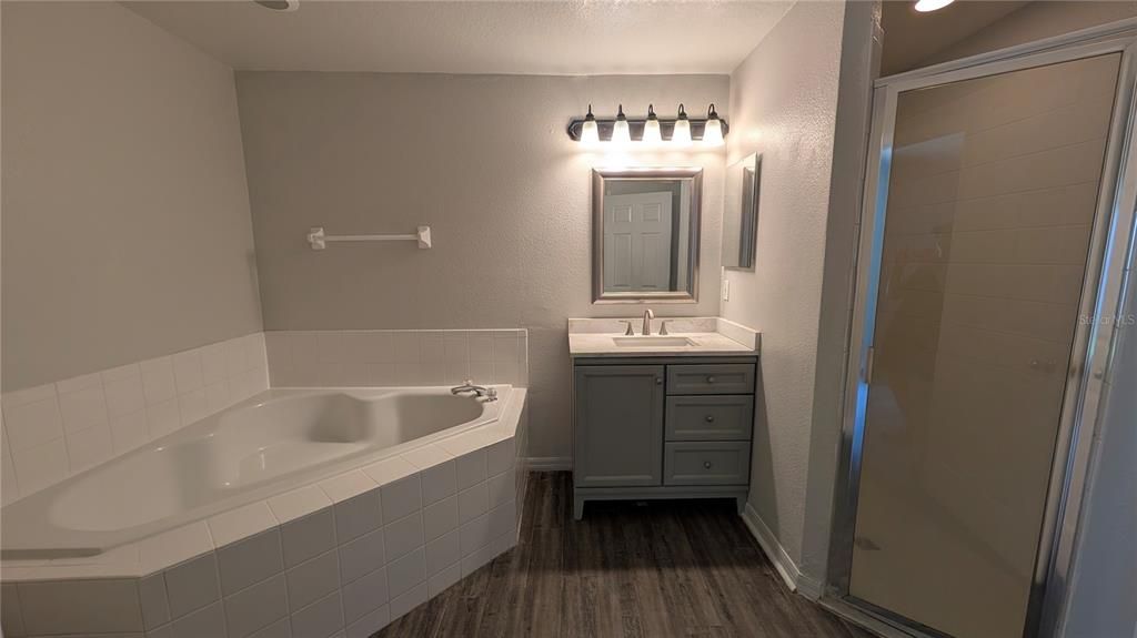For Sale: $385,000 (3 beds, 2 baths, 1870 Square Feet)