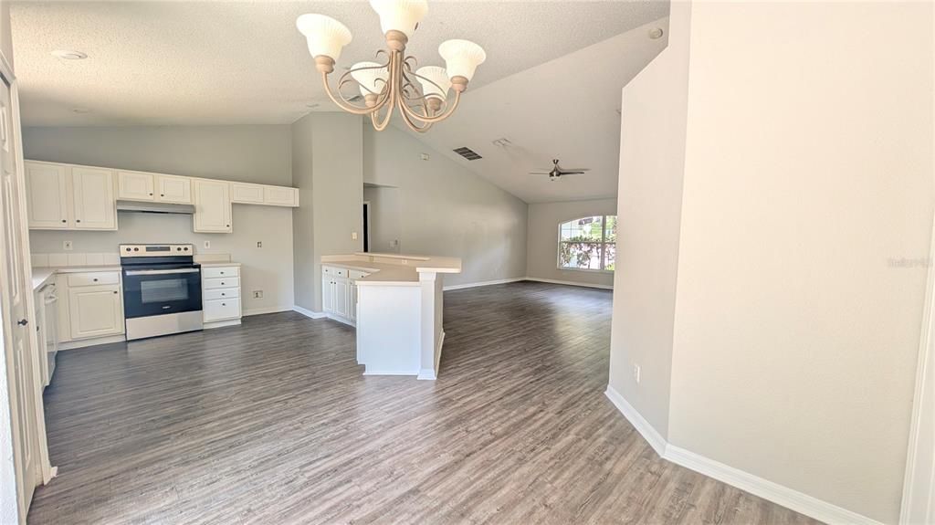 For Sale: $385,000 (3 beds, 2 baths, 1870 Square Feet)