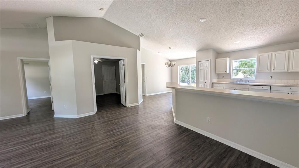 For Sale: $385,000 (3 beds, 2 baths, 1870 Square Feet)