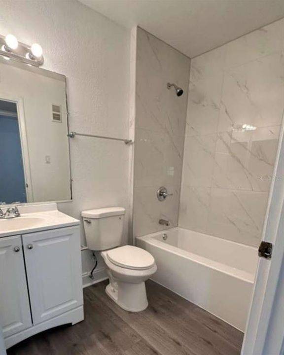 Active With Contract: $1,775 (1 beds, 1 baths, 693 Square Feet)