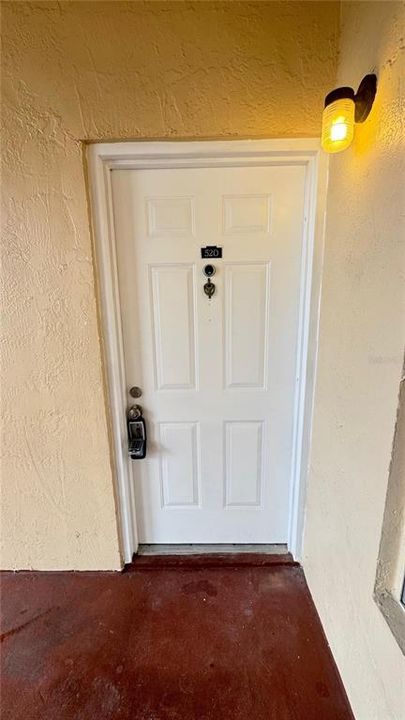 Active With Contract: $1,775 (1 beds, 1 baths, 693 Square Feet)