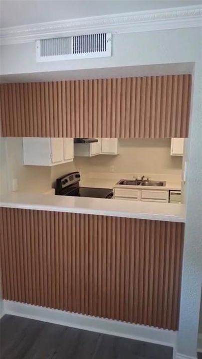 Active With Contract: $1,775 (1 beds, 1 baths, 693 Square Feet)