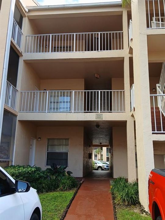 Active With Contract: $1,775 (1 beds, 1 baths, 693 Square Feet)