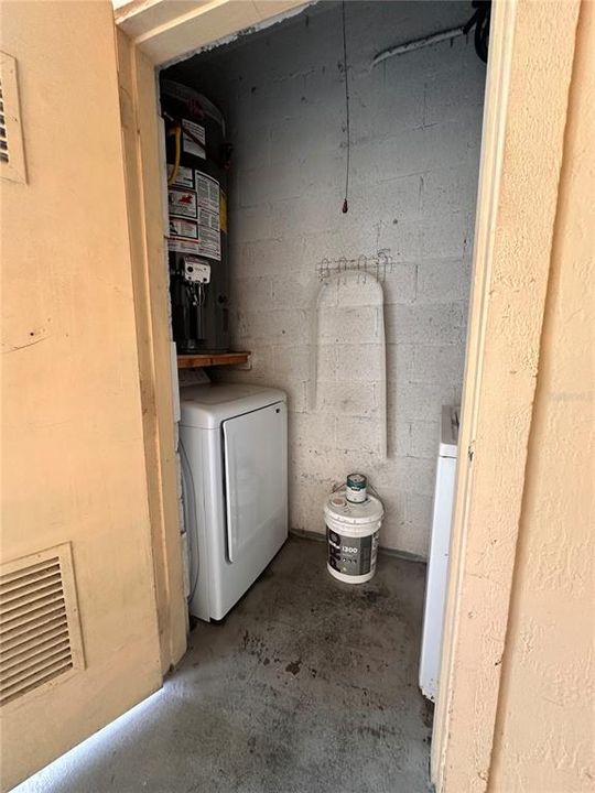 Active With Contract: $1,775 (1 beds, 1 baths, 693 Square Feet)