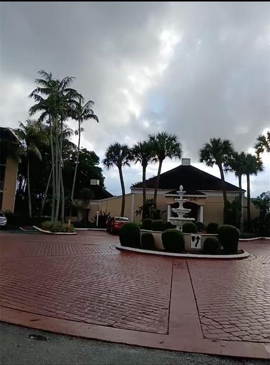 Active With Contract: $1,775 (1 beds, 1 baths, 693 Square Feet)