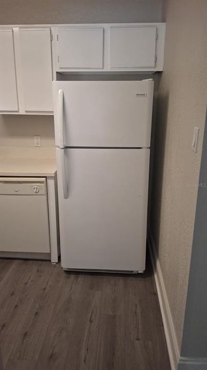 Active With Contract: $1,775 (1 beds, 1 baths, 693 Square Feet)