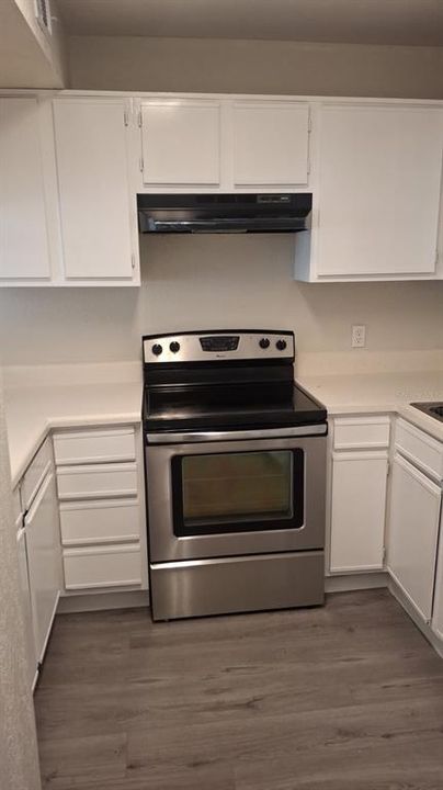 Active With Contract: $1,775 (1 beds, 1 baths, 693 Square Feet)