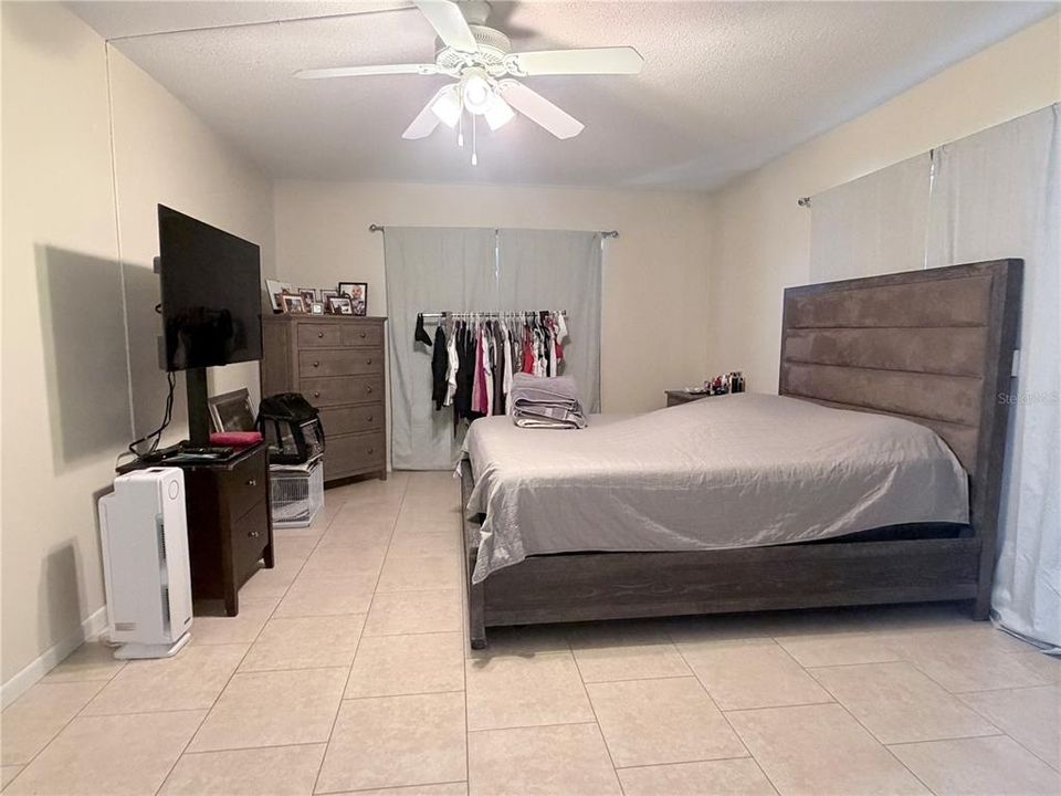 For Sale: $119,500 (1 beds, 1 baths, 745 Square Feet)