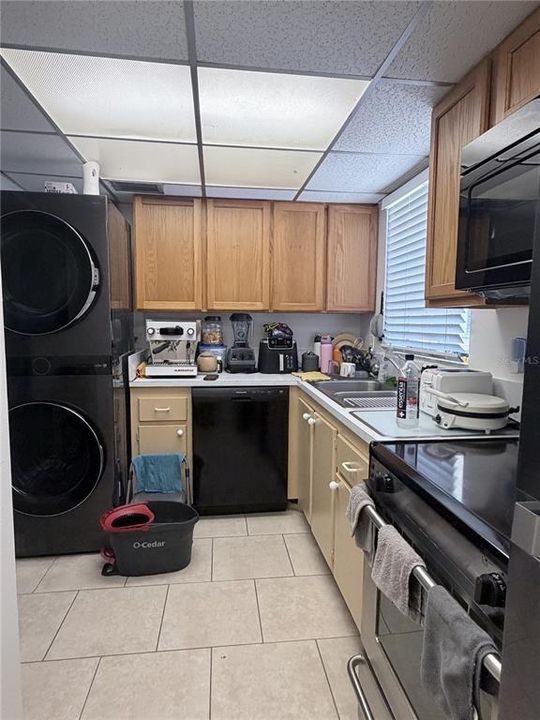 For Sale: $119,500 (1 beds, 1 baths, 745 Square Feet)