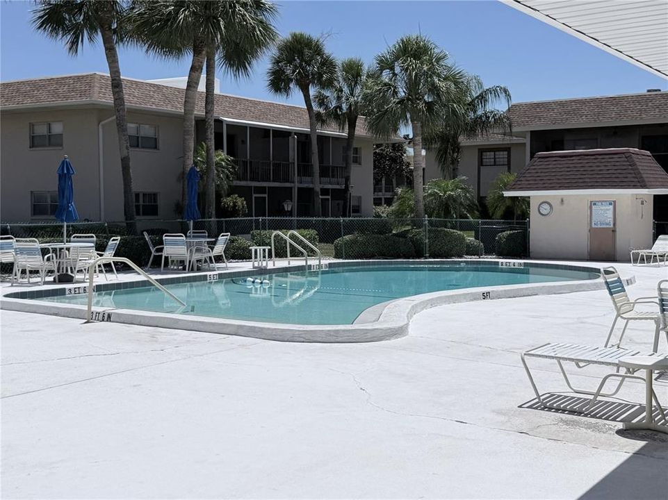 For Sale: $119,500 (1 beds, 1 baths, 745 Square Feet)