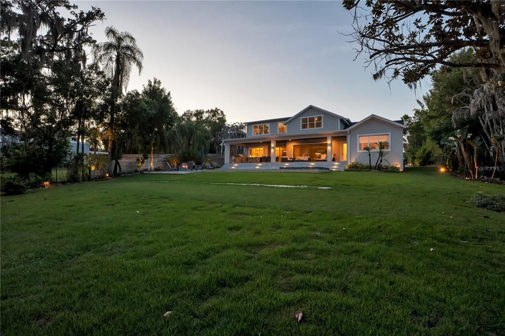 Activo con contrato: $2,550,000 (4 camas, 3 baños, 3880 Pies cuadrados)