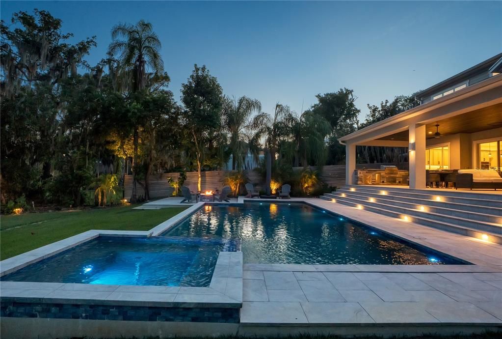 Activo con contrato: $2,550,000 (4 camas, 3 baños, 3880 Pies cuadrados)