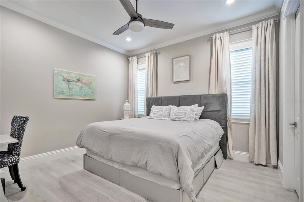 Activo con contrato: $2,550,000 (4 camas, 3 baños, 3880 Pies cuadrados)