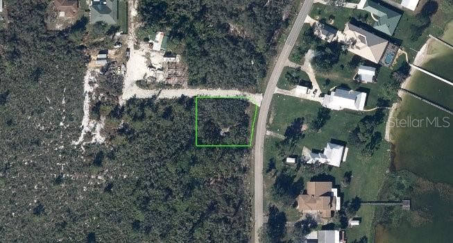 На продажу: $18,500 (0.37 acres)