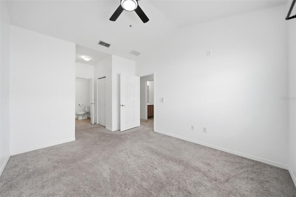 В аренду: $2,650 (2 спален, 2 ванн, 1250 Квадратных фут)