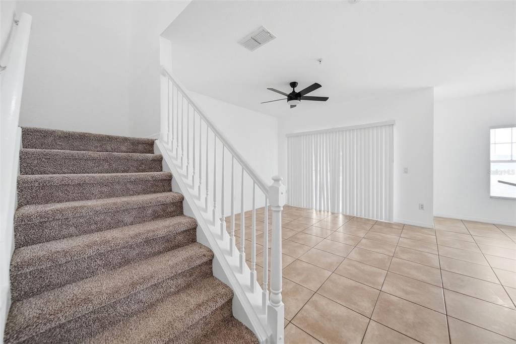В аренду: $2,650 (2 спален, 2 ванн, 1250 Квадратных фут)