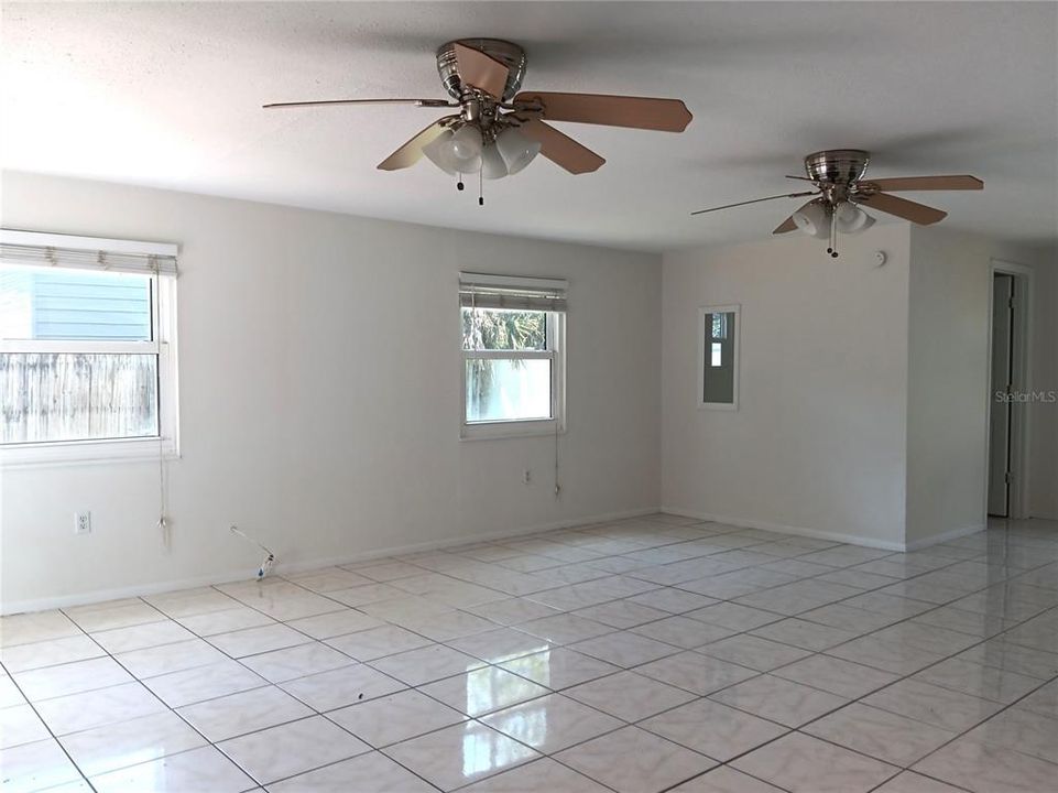 For Rent: $2,200 (3 beds, 2 baths, 1069 Square Feet)