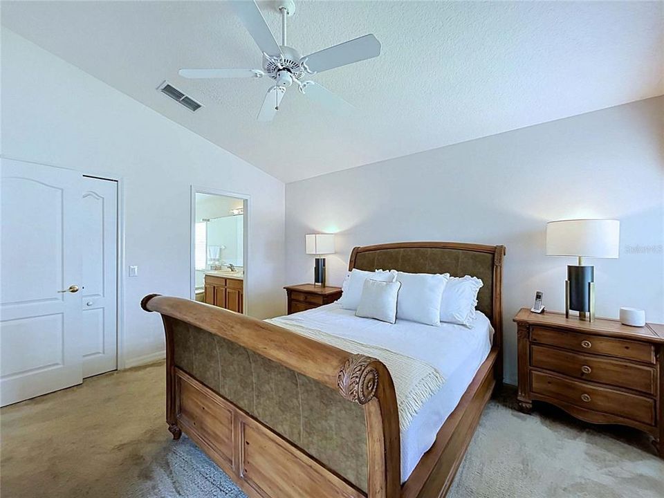 For Sale: $380,000 (4 beds, 3 baths, 1827 Square Feet)