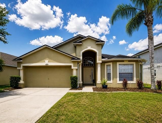 For Sale: $380,000 (4 beds, 3 baths, 1827 Square Feet)