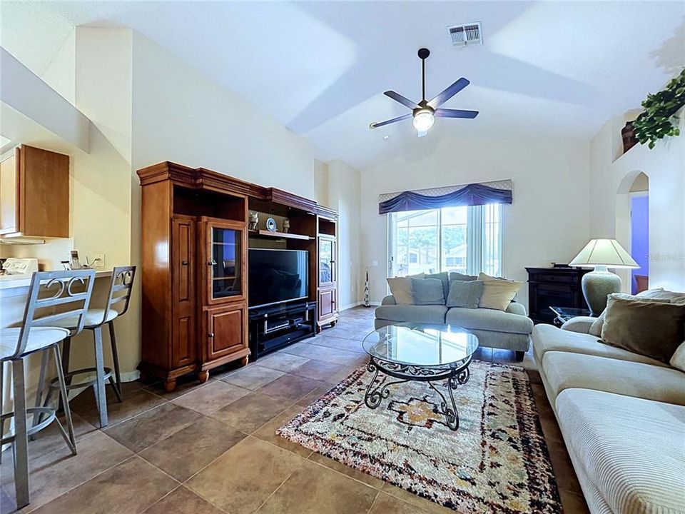 For Sale: $380,000 (4 beds, 3 baths, 1827 Square Feet)