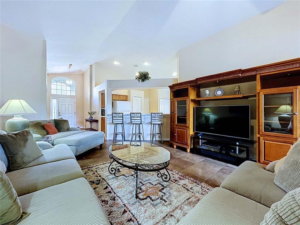 For Sale: $380,000 (4 beds, 3 baths, 1827 Square Feet)