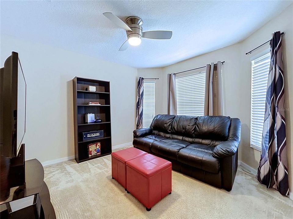 For Sale: $380,000 (4 beds, 3 baths, 1827 Square Feet)
