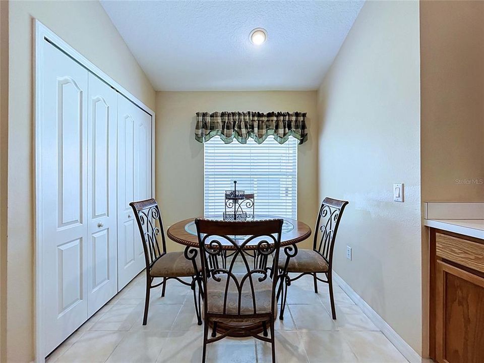 For Sale: $380,000 (4 beds, 3 baths, 1827 Square Feet)
