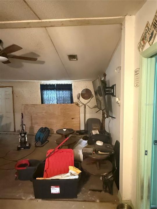 待售: $115,000 (2 贝兹, 2 浴室, 960 平方英尺)