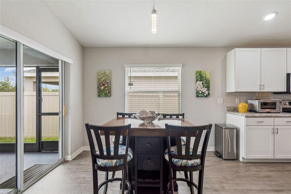 En Venta: $375,000 (4 camas, 2 baños, 1710 Pies cuadrados)