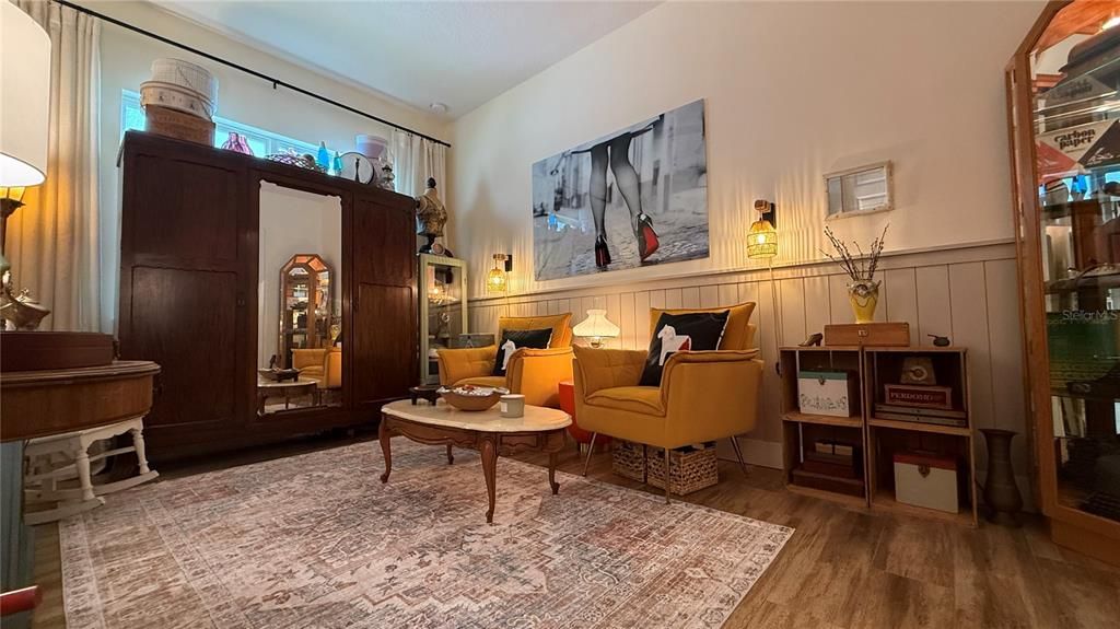 En Venta: $550,000 (4 camas, 2 baños, 2077 Pies cuadrados)