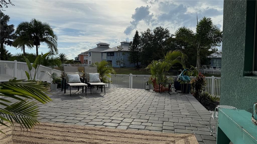 En Venta: $550,000 (4 camas, 2 baños, 2077 Pies cuadrados)