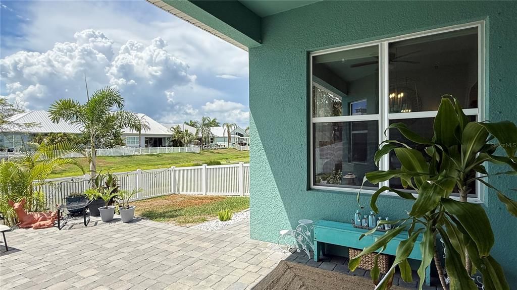 En Venta: $550,000 (4 camas, 2 baños, 2077 Pies cuadrados)
