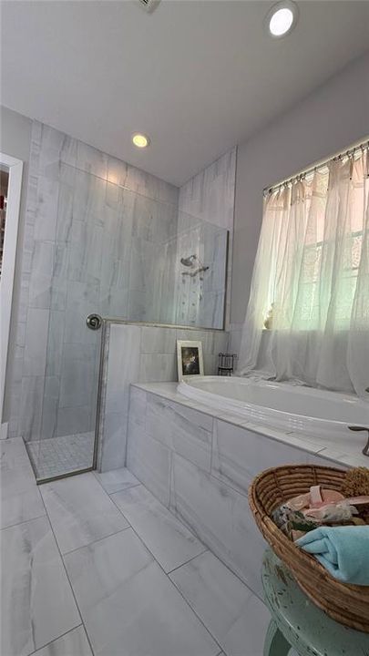 En Venta: $550,000 (4 camas, 2 baños, 2077 Pies cuadrados)