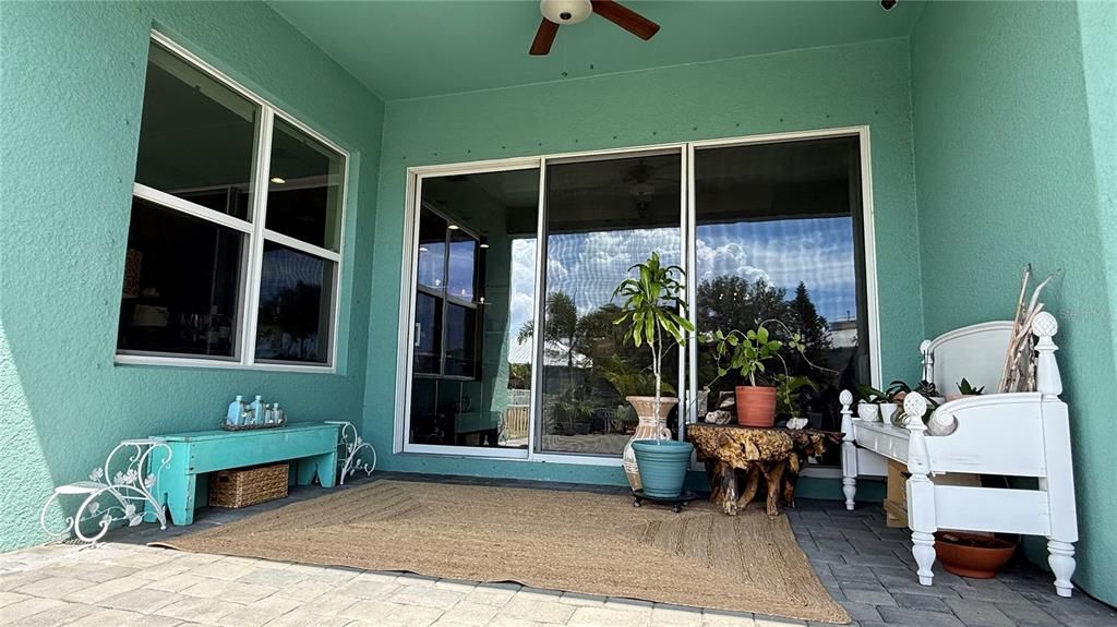 En Venta: $550,000 (4 camas, 2 baños, 2077 Pies cuadrados)